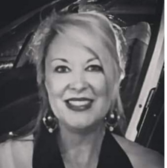 Meet your Posher, Michelle - Picture 3 of 6